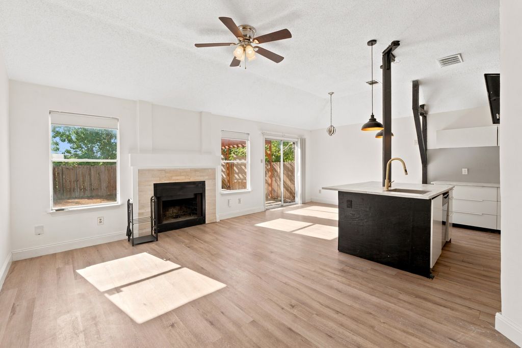 12501 Fallen Tower Lane, Austin