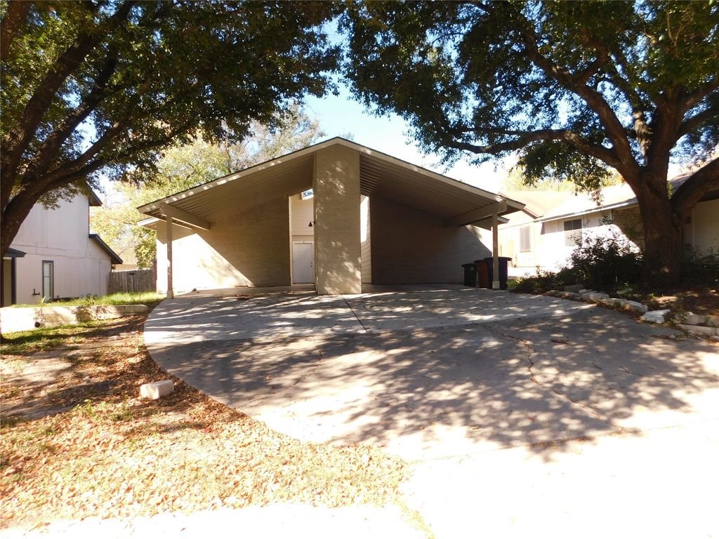2408 Burleson Court A, Austin