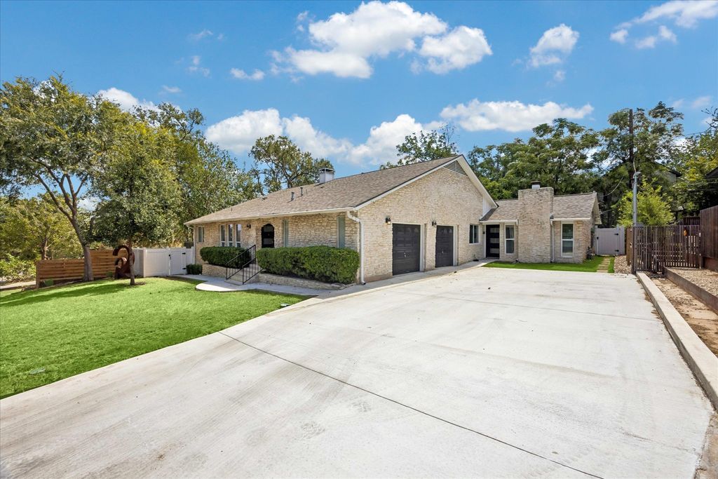2005 Meadowridge Drive B, Austin
