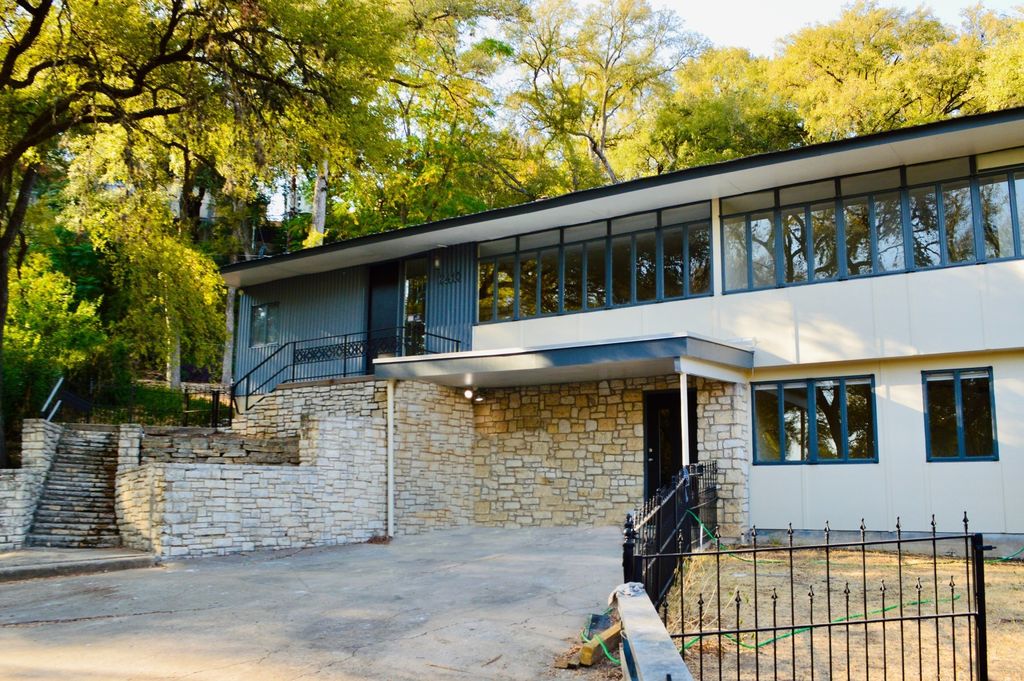 2410 Pemberton Parkway, Austin