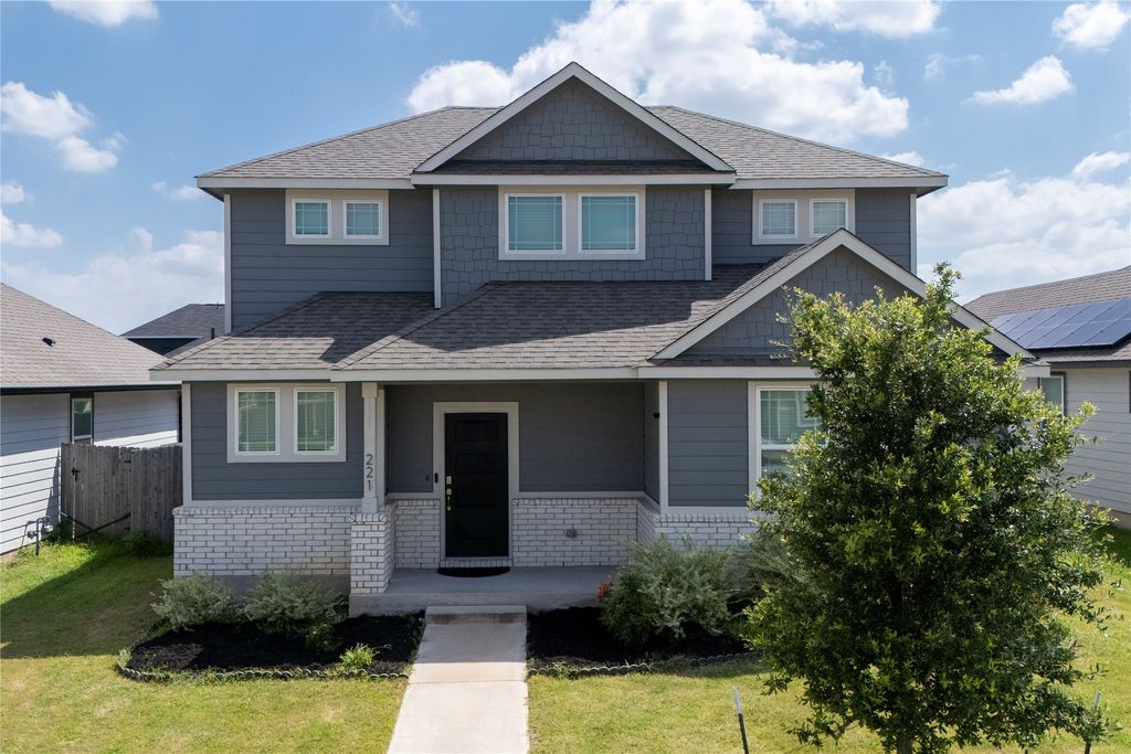 221 Banff Drive, Kyle