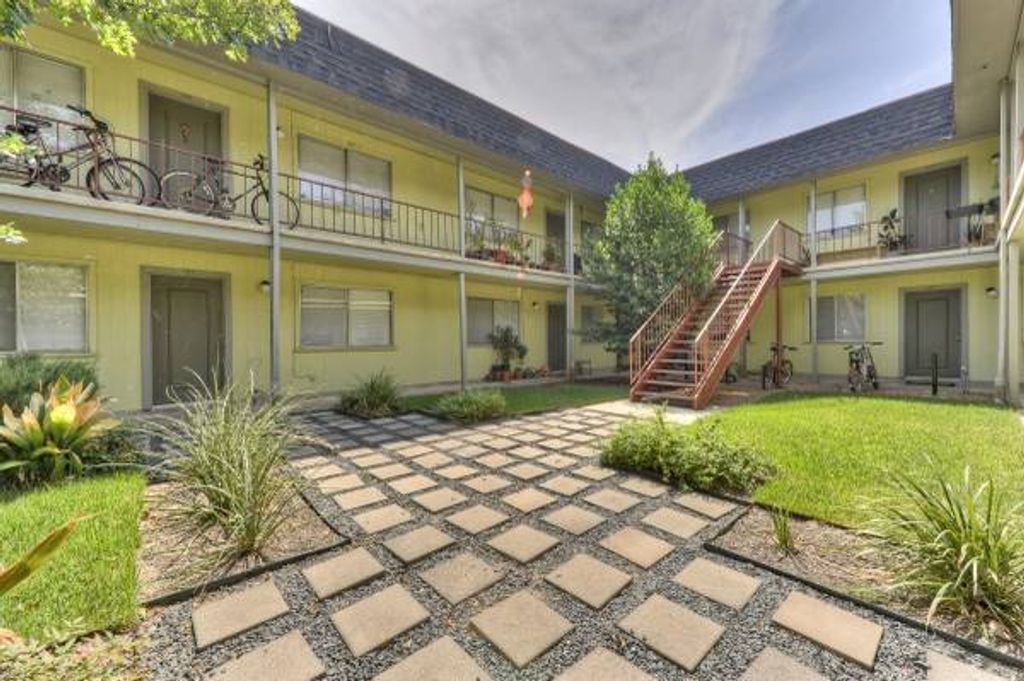 1501 W North Loop Boulevard 106, Austin