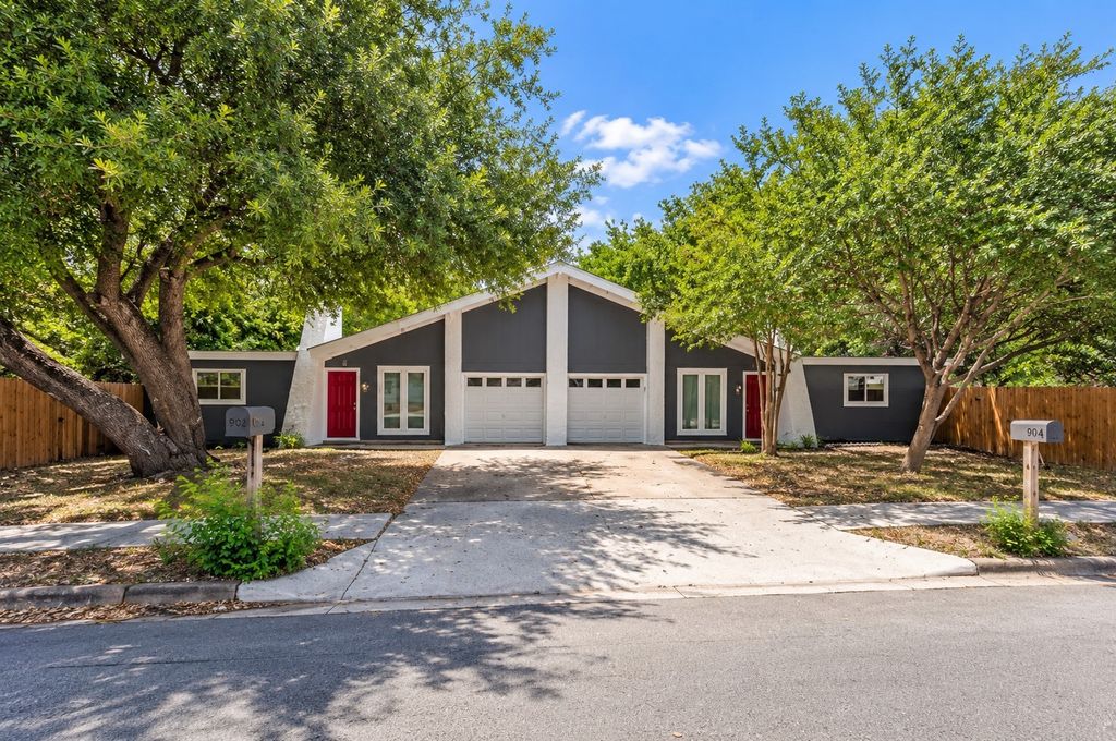 2201 Deadwood Drive B, Austin