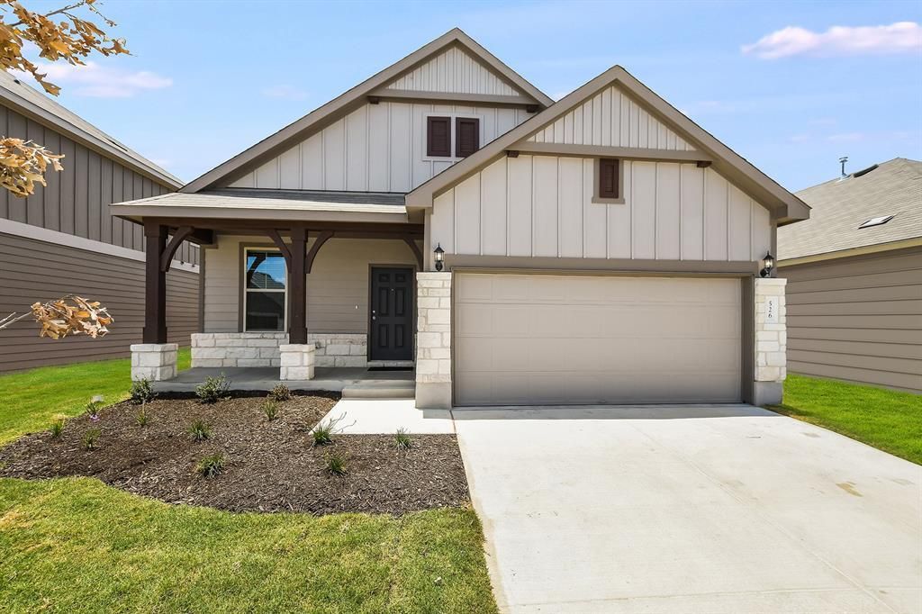526 Purple Heart Drive, Buda
