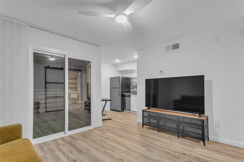 1840 Burton Dr 184, Austin