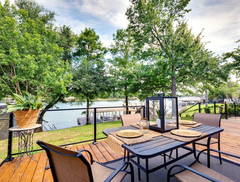 Kingsland TX Waterfront Homes For Sale on Lake LBJ