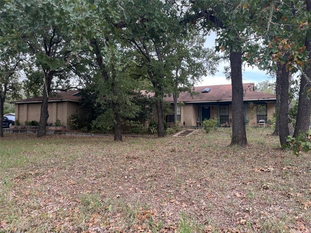 207 Flint Ridge Street, Bastrop