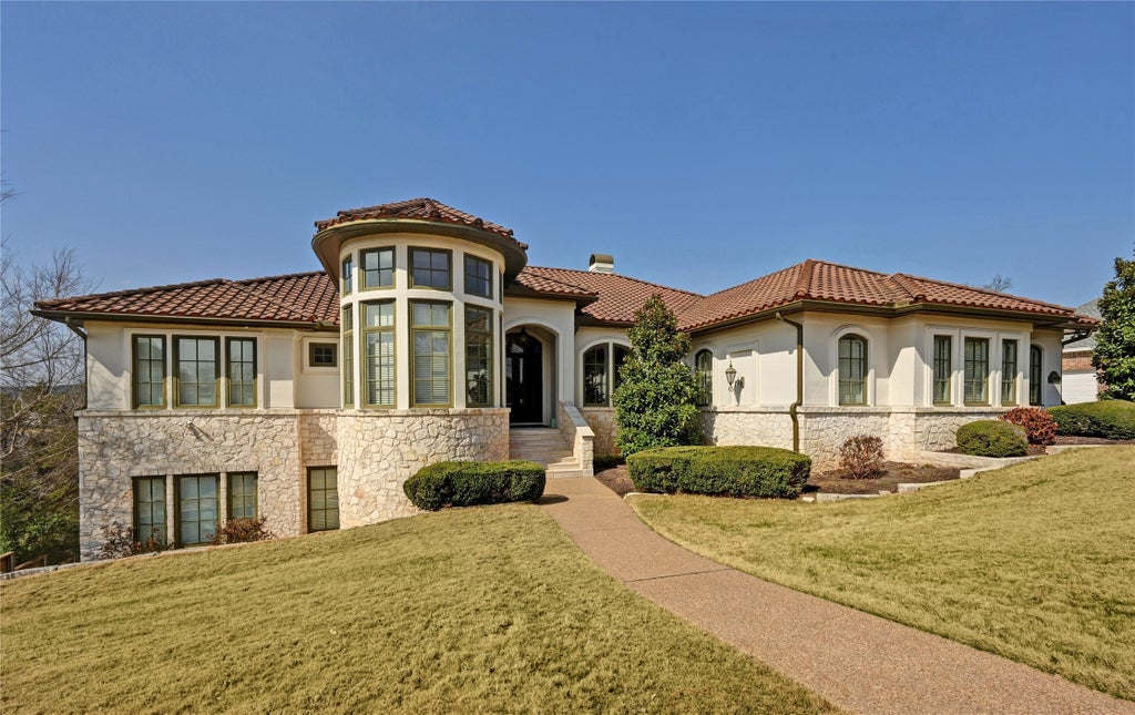 2004 Canonero Drive, Austin