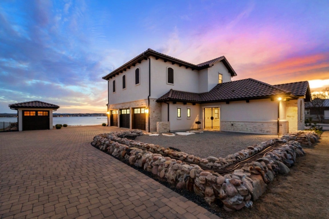 Granite Shoals Waterfront Homes For Sale on Lake LBJ