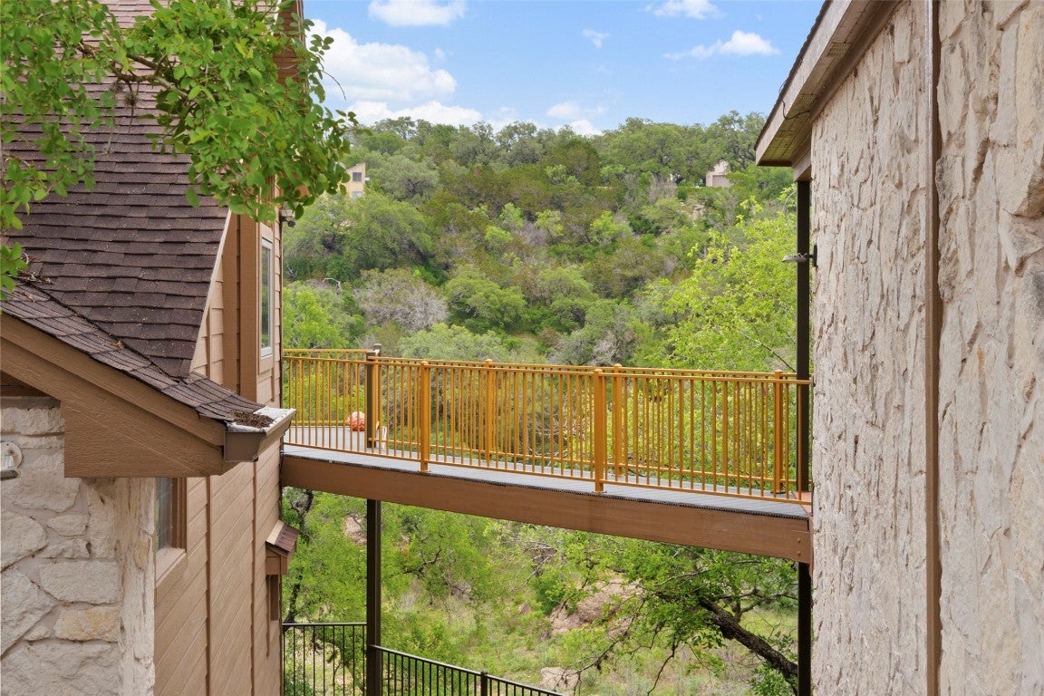 112 Center Cove Iii Loop on Lake Travis in Spicewood MLS® 9715230