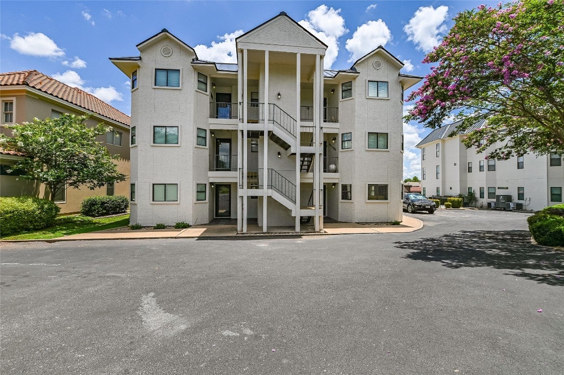 Lake LBJ Waterfront Condos & Townhomes For Sale