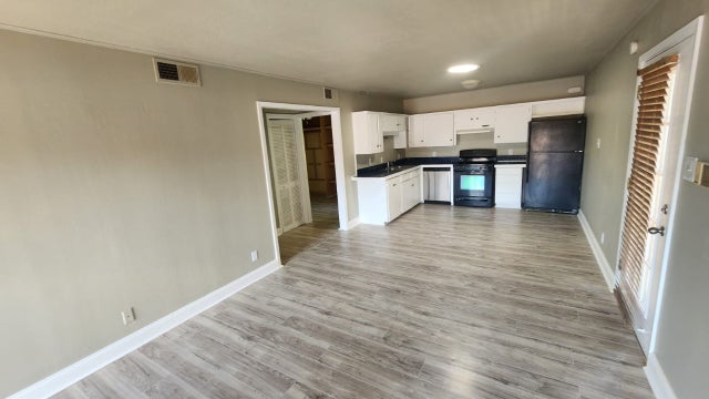 1304 Summit Street 206, Austin