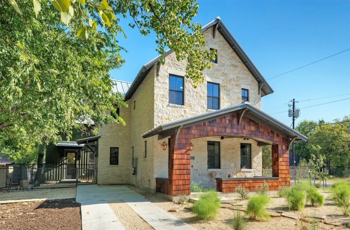 3504 Charles St 1 on in Austin MLS® 8857741 Listed for 875000