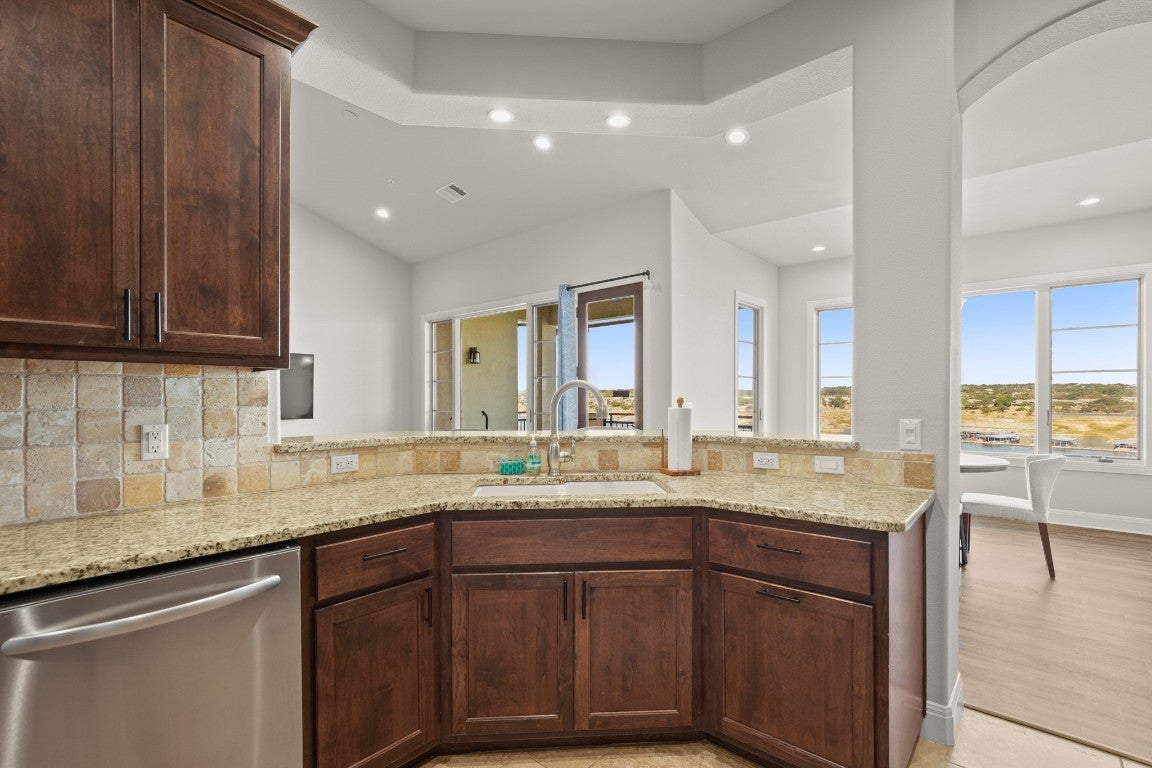 125 Marina Village Cv 125 on Lake Travis in Lakeway MLS® 4351980