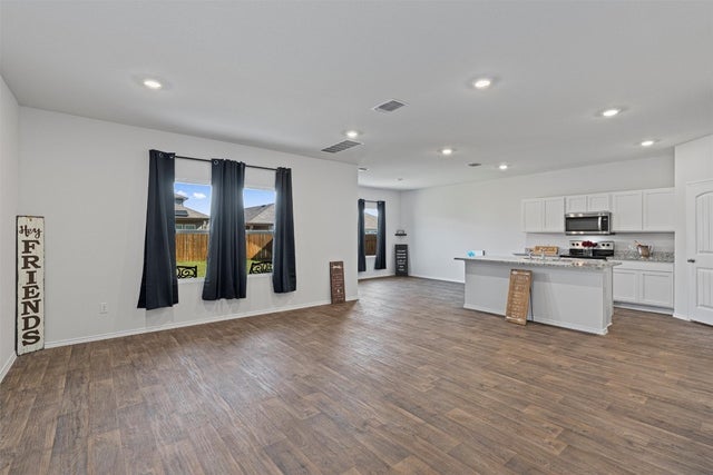 11104 Roving Pass, Elgin