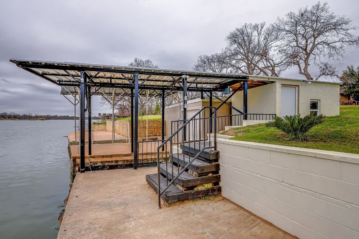 1112 Pecan Dr on Lake Marble Falls in Marble Falls MLS® 3758288