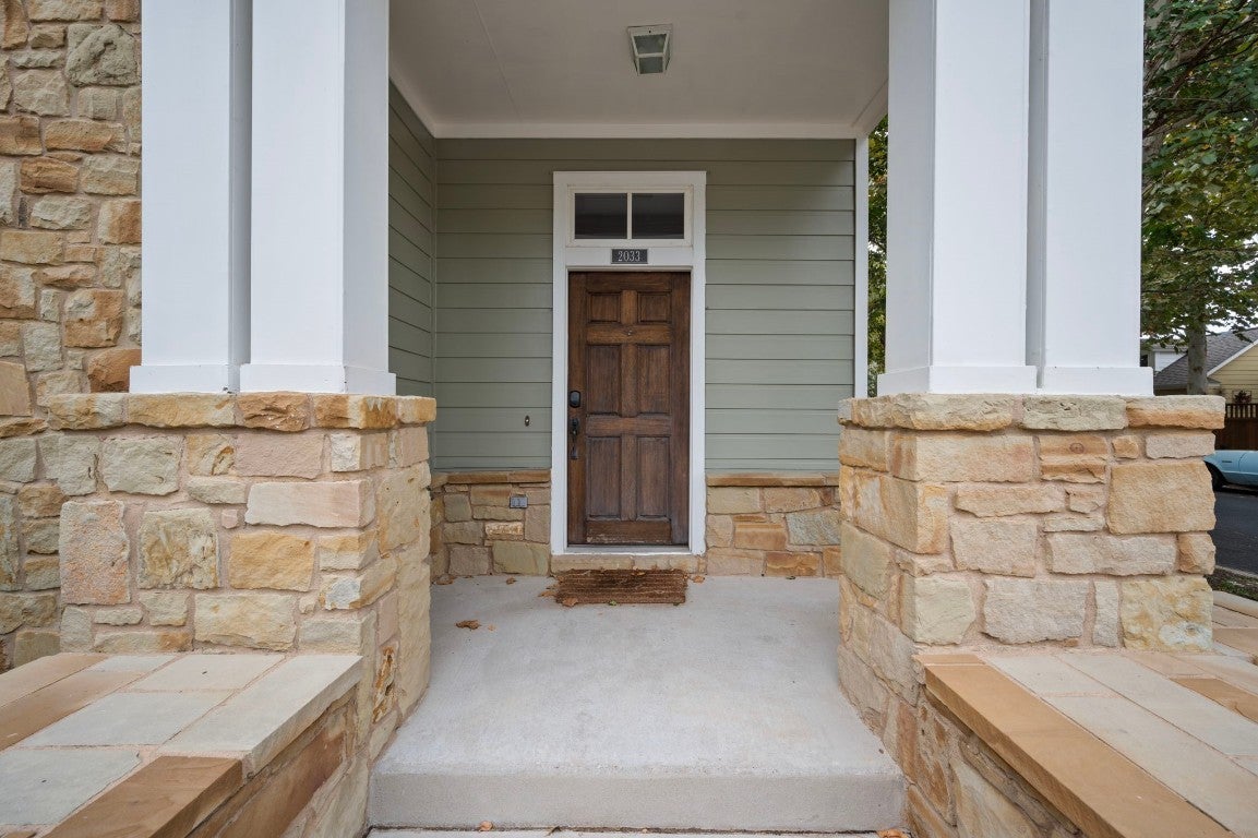 2033 Zach Scott St on in Austin MLS® 8130091 Listed for 780000