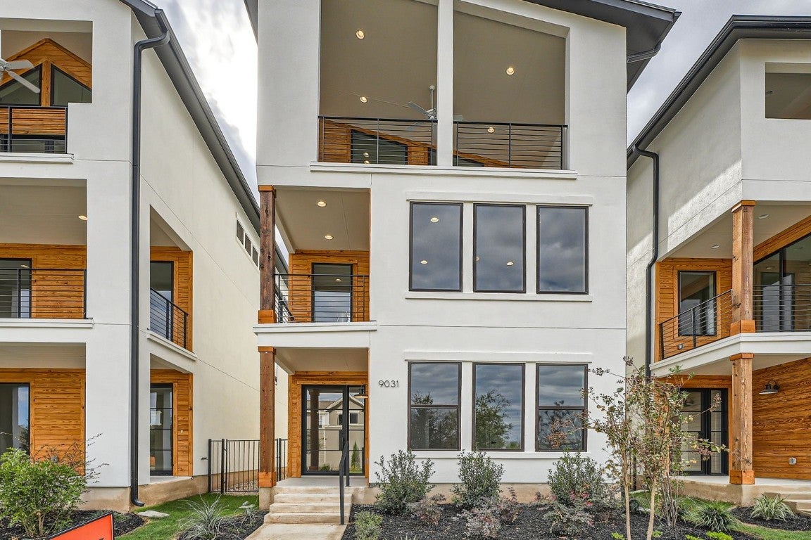 Photo of Listing #2389151