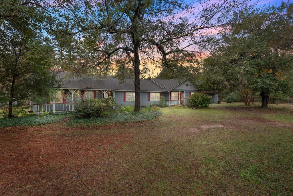 20024 W Lakeshore Drive, Magnolia