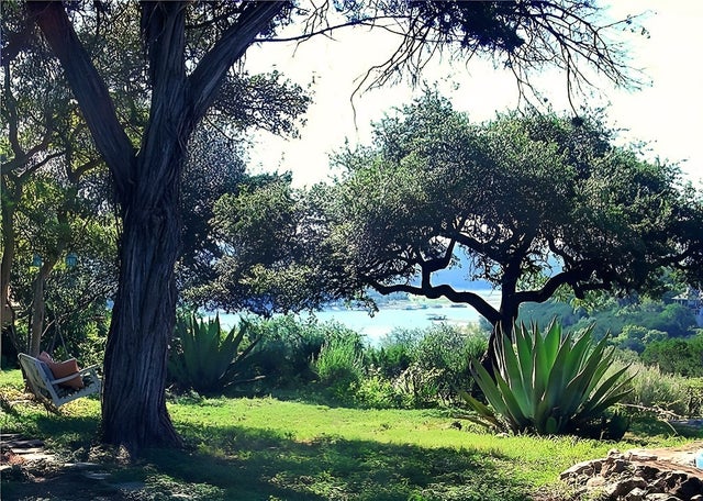 MLS #8376635 for Sale at 18203 Gregg Bluff Rd, on Lake Travis in the city of Jonestown, 78645