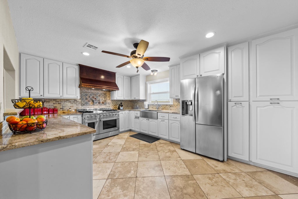 3022 N Us Highway 281, Burnet