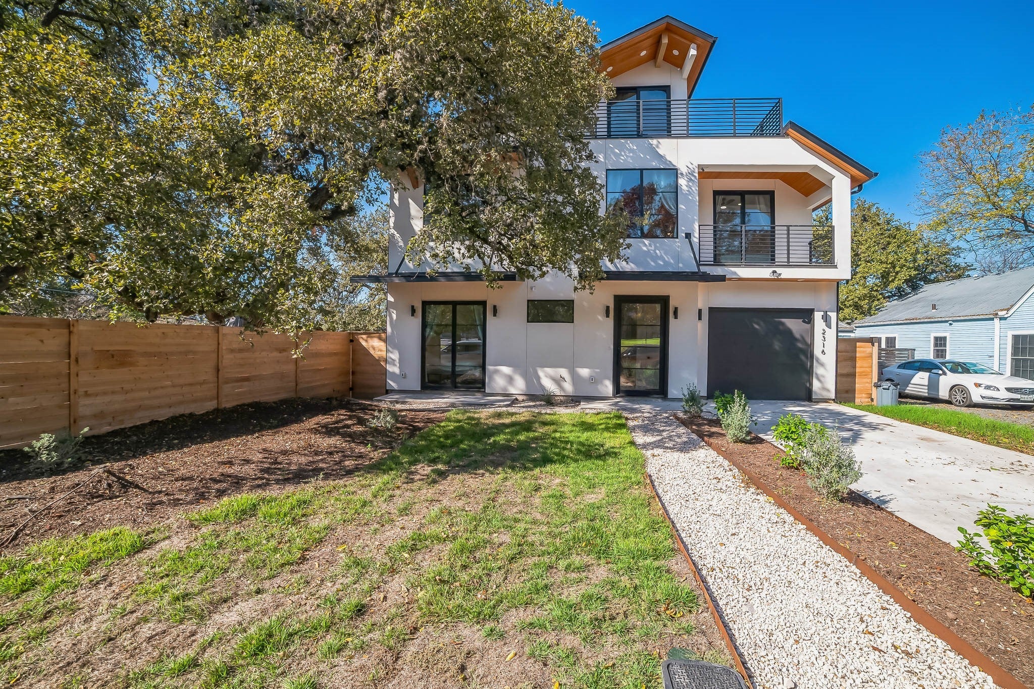 Photo of Listing #5635953