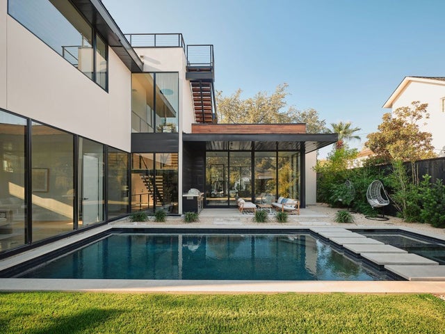 Real Estate - MLS # 9055476, Residential real estate for Sale in Tarry Town 06, MLS Listings # 9055476