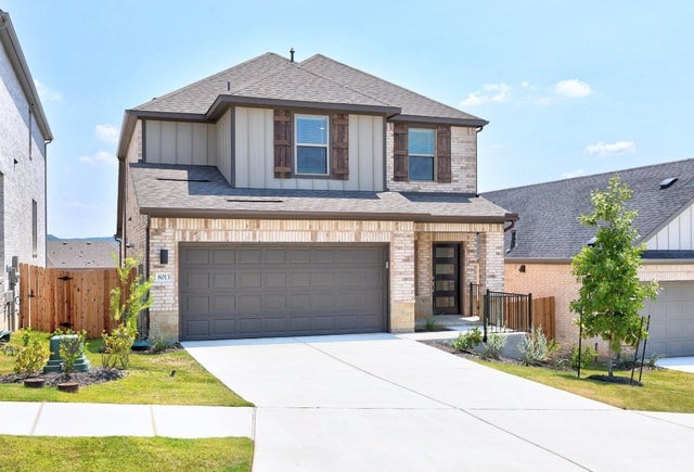 8013 Shining Flor Run, Lago Vista