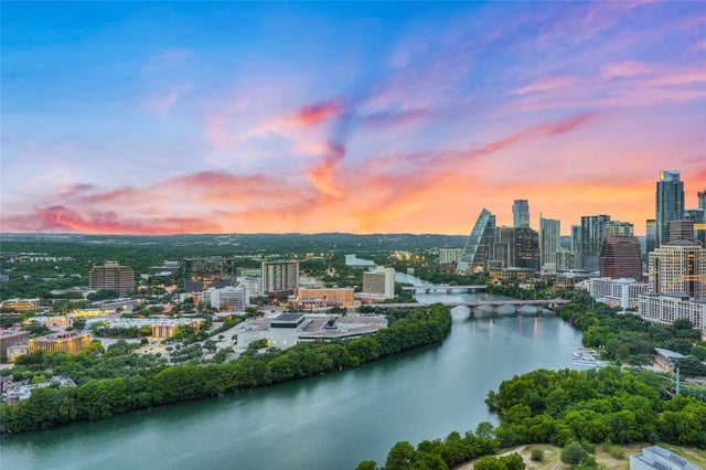 48 East Avenue 1701, Austin