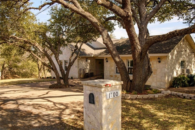 Residential Real Estate for Sale located in the neighborhood of Kingsland Cove Unit 1, on Lake LBJ in the city of Kingsland, TX
