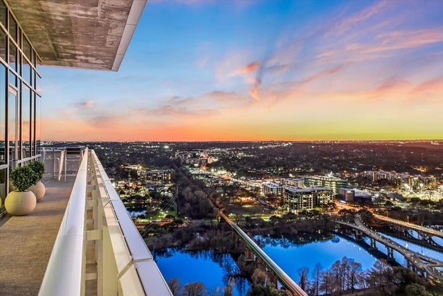 222 West Avenue 3002, Austin