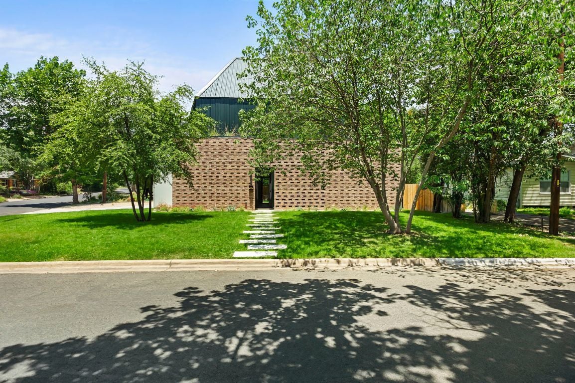 Photo of Listing #4523611