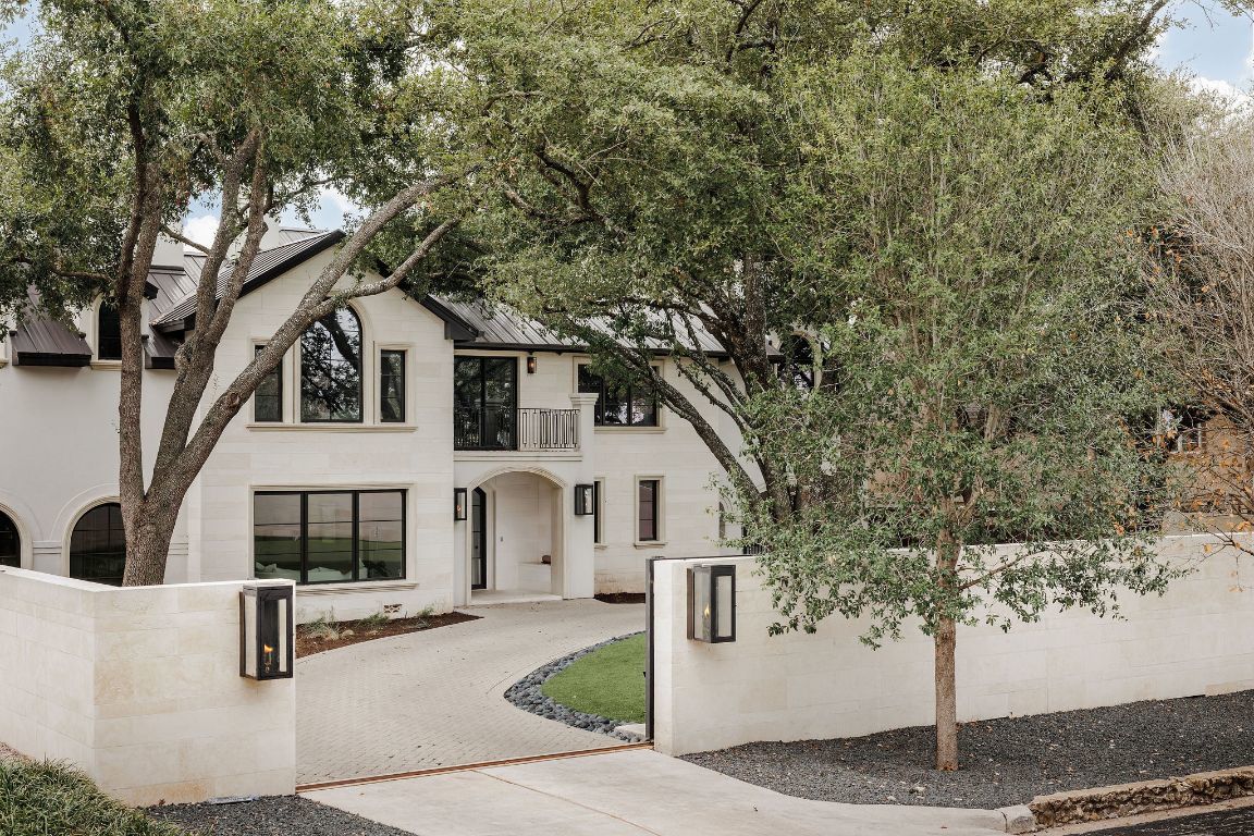 Photo of Listing #3939809