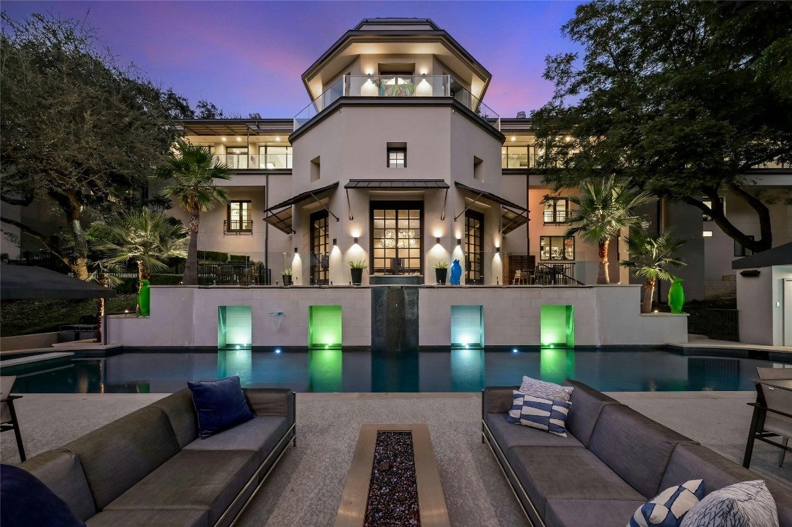 Photo of Listing #1302435