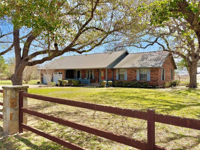 Residential Real Estate for Sale at 114 Shady Grove Grv on Lake Buchanan - MLS #5192808