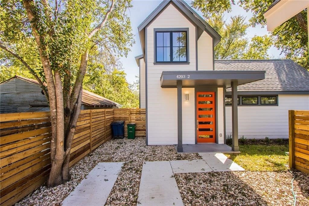 Photo of Listing #9691446