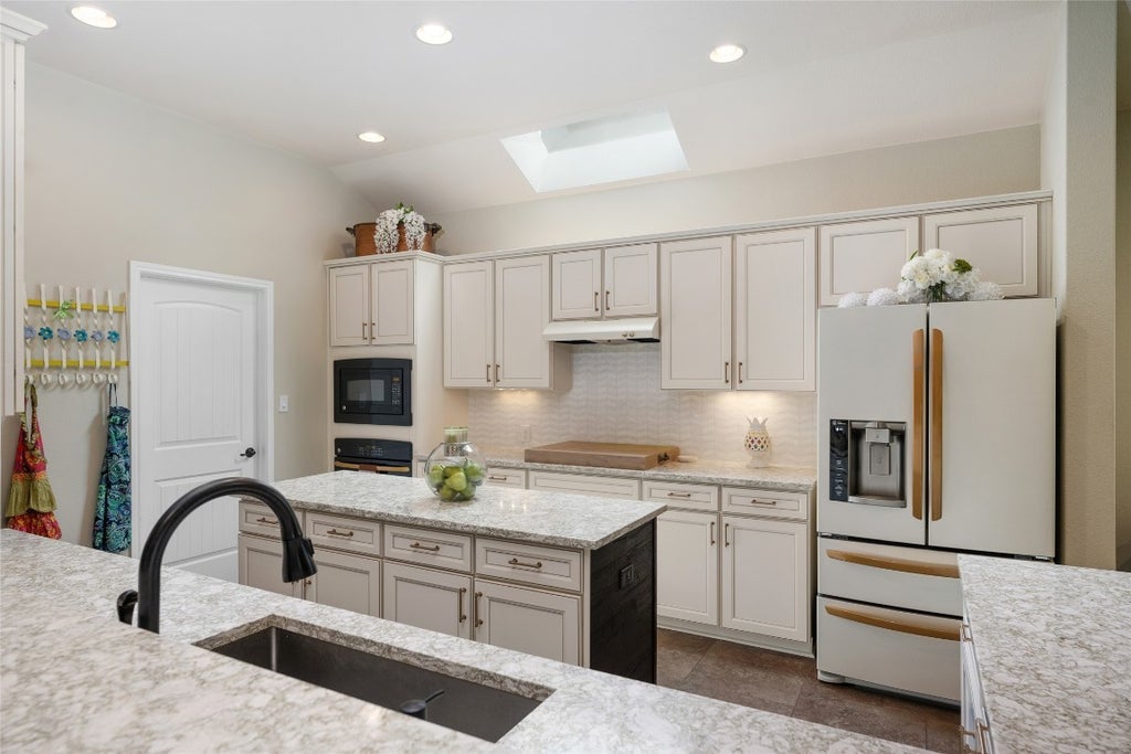 109 Lombardia Drive, Lakeway