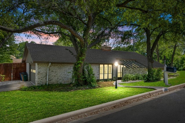 11525 Spring Hill Drive, Austin