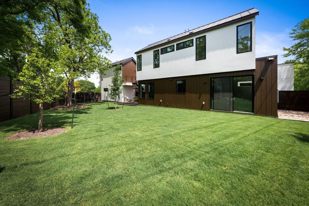 3209 Dolphin Dr 2, Austin