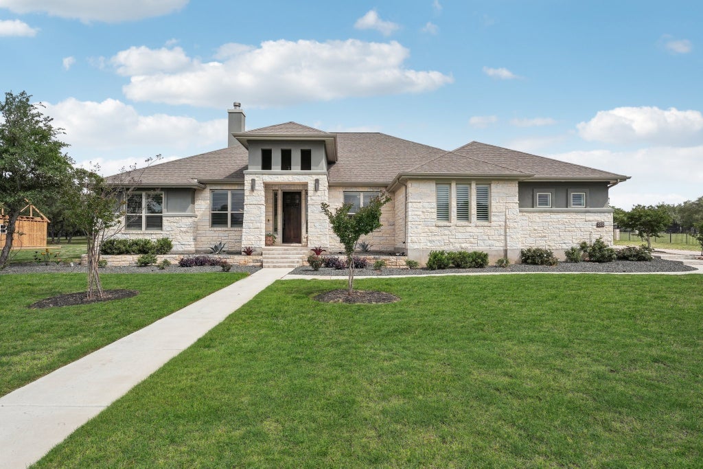 300 Red Mulberry Way, Leander