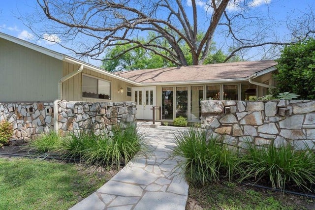 Residential Real Estate for Sale at 6700 Troll Hvn on Lake Austin - MLS #2610910