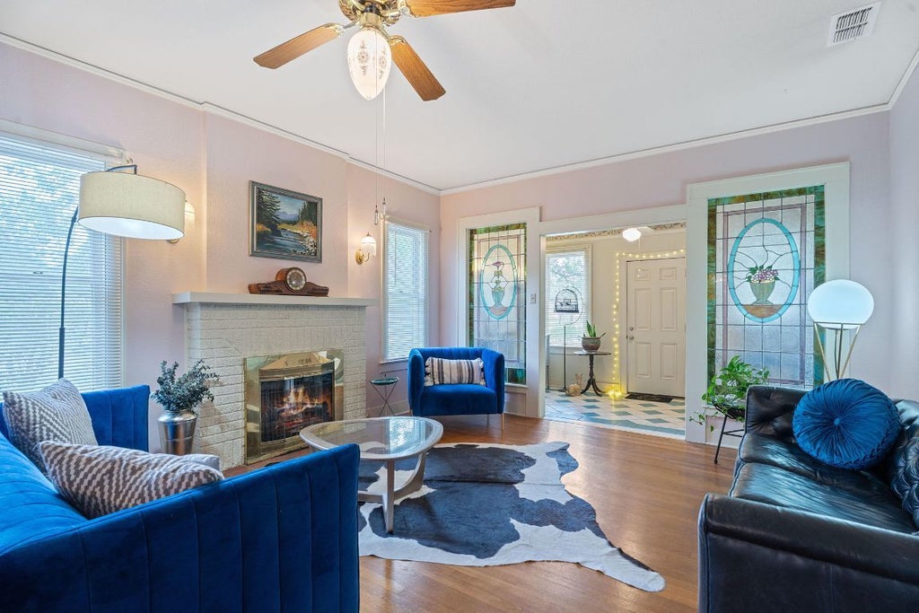 1709 W Lake Drive, Taylor