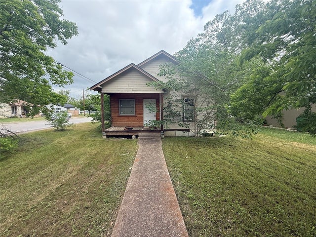 902 E Liberty Avenue, Round Rock