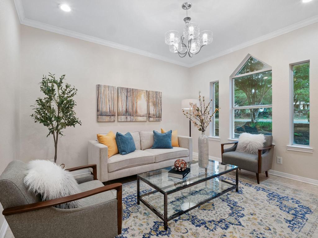 9402 Bluegrass Drive, Austin