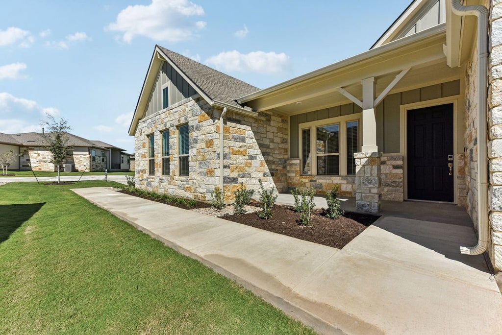 153 Antoinette Way 104, San Marcos