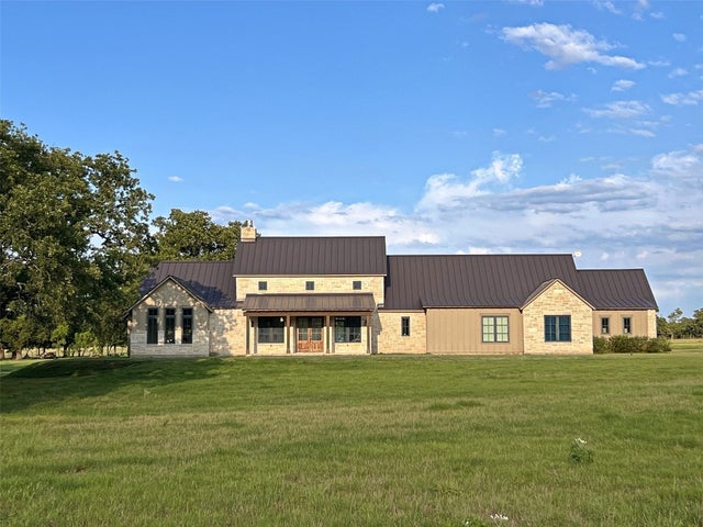 1402 Countryside Bend, Fredericksburg