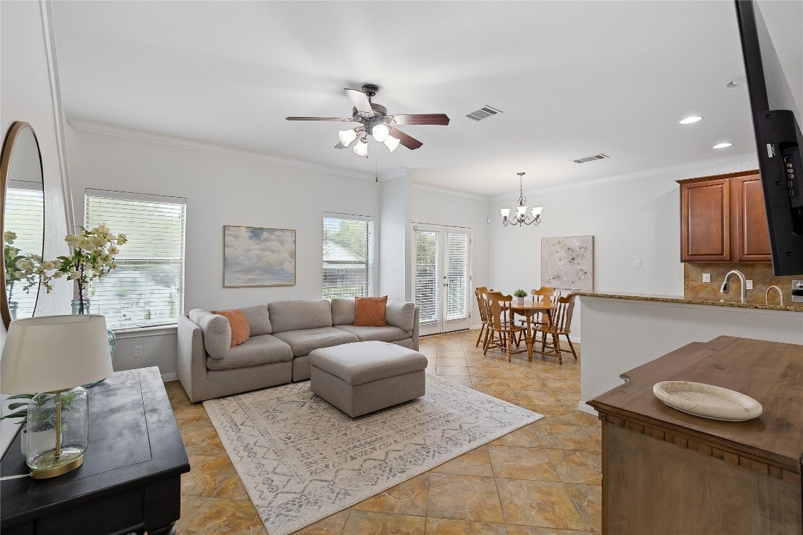 Photo of Listing #1280555