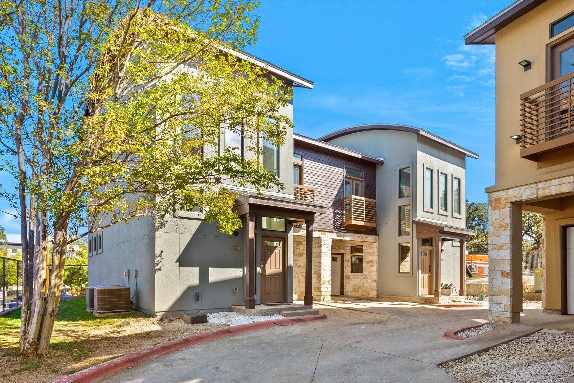 Photo of Listing #2012079