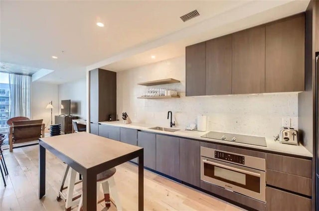 48 East Avenue 1210, Austin