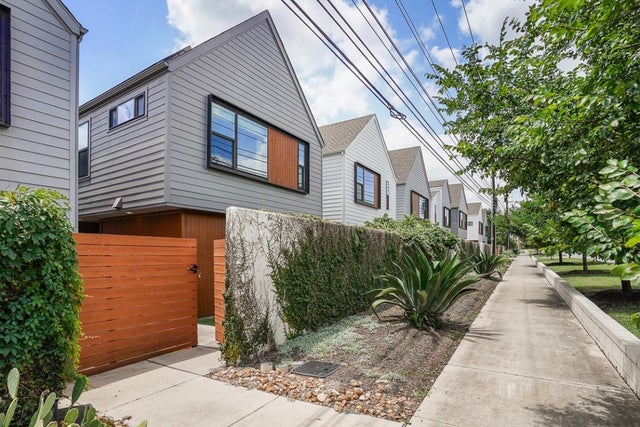 4020 Airport Boulevard 9, Austin